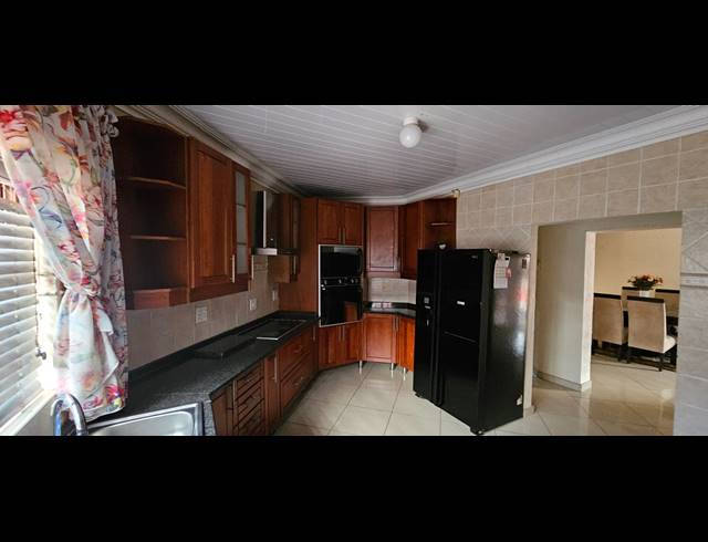 4 BEDROOM HOUSE FOR SALE IN BENDOR